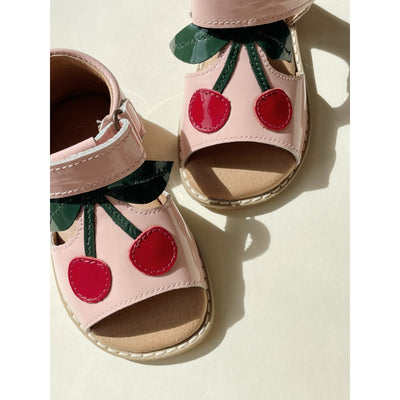 Rose cherry sandal by Konges Slojd