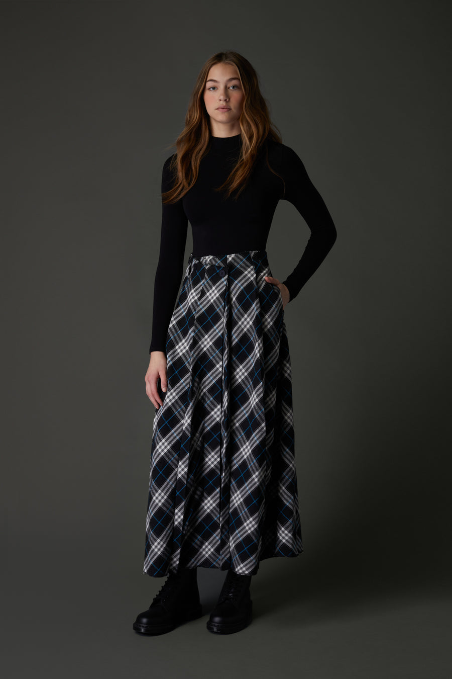 Skylar plaid long skirt by Zaikamoya